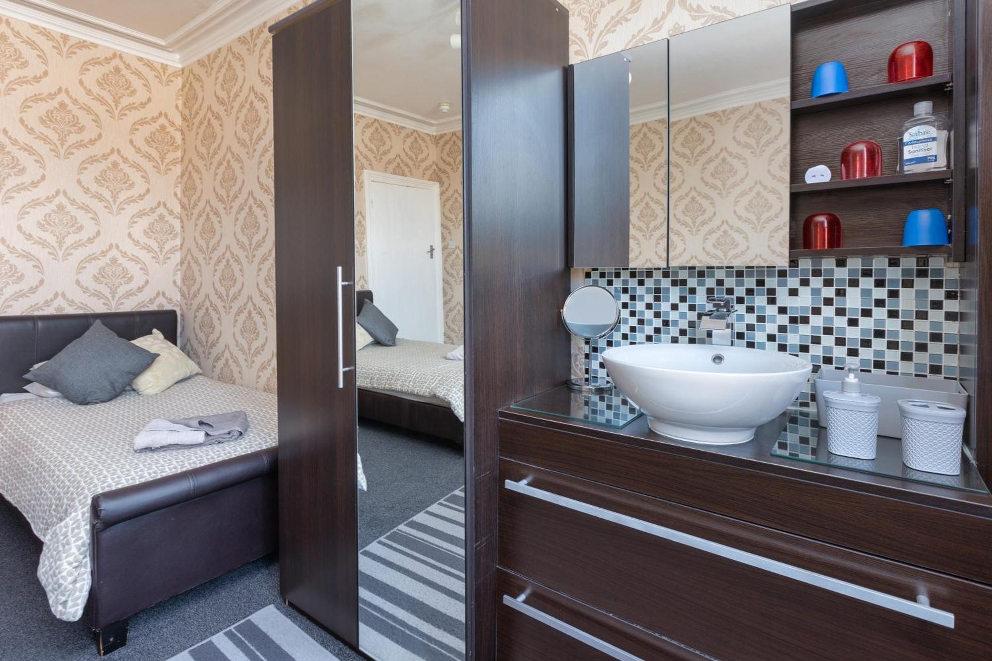 Bed and Breakfast The Fairmile Литам-Сент-Эннс Экстерьер фото