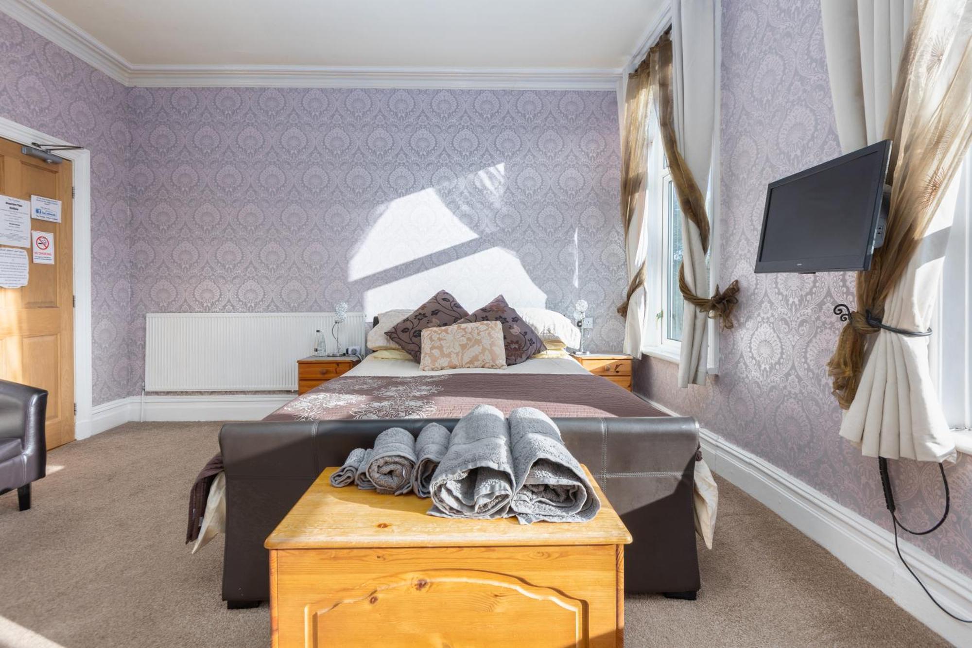 Bed and Breakfast The Fairmile Литам-Сент-Эннс Экстерьер фото