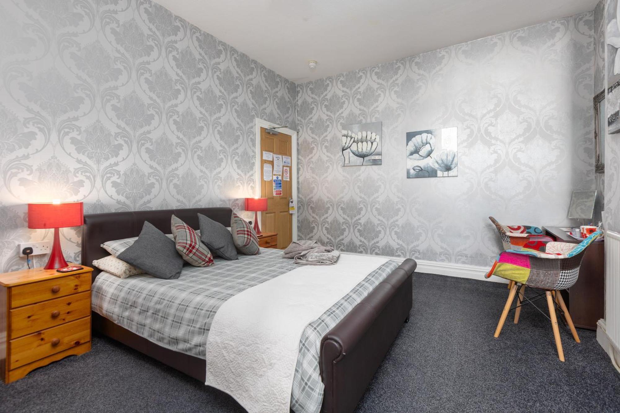 Bed and Breakfast The Fairmile Литам-Сент-Эннс Экстерьер фото